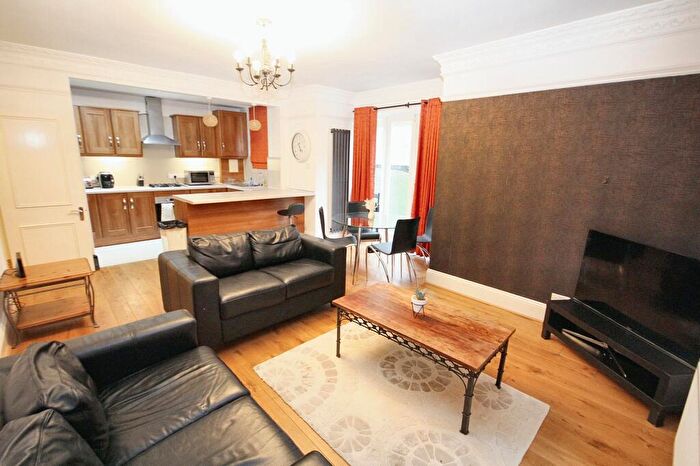 2 Bedroom Flat To Rent In Brickfields, Glasfryn Court, HA2