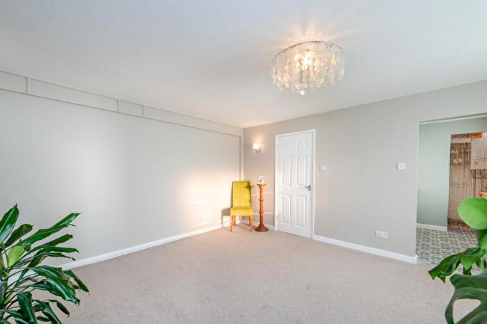 1 Bedroom Apartment For Sale In B Chester Road, Penyffordd, CH4