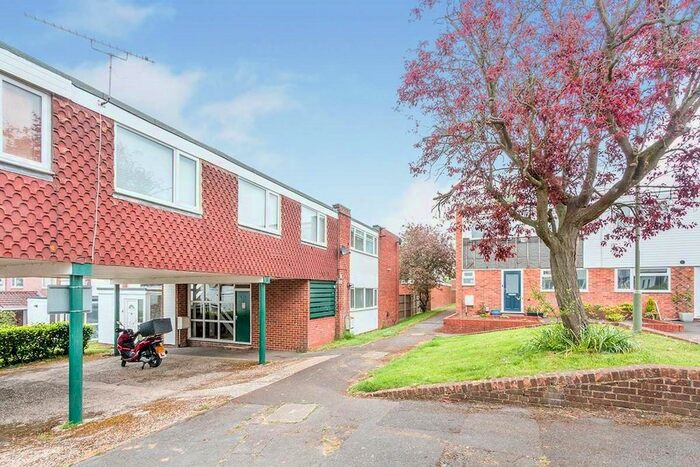 1 Bedroom Flat To Rent In Beaulieu Court, Basingstoke, Hampshire, RG21