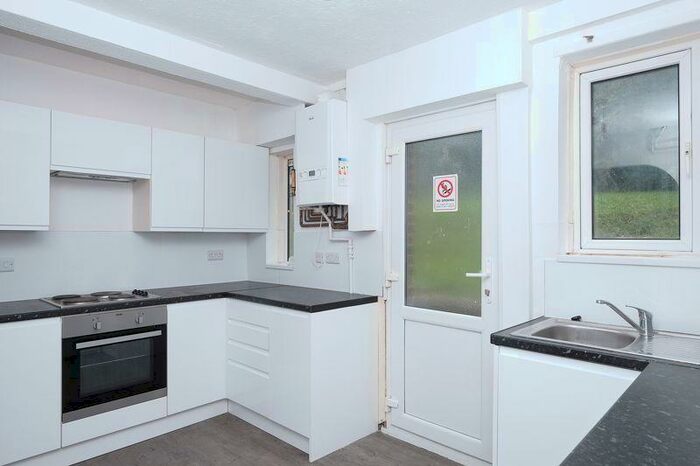 6 Bedroom Semi-Detached House To Rent In Appledore Road, Brighton, BN2