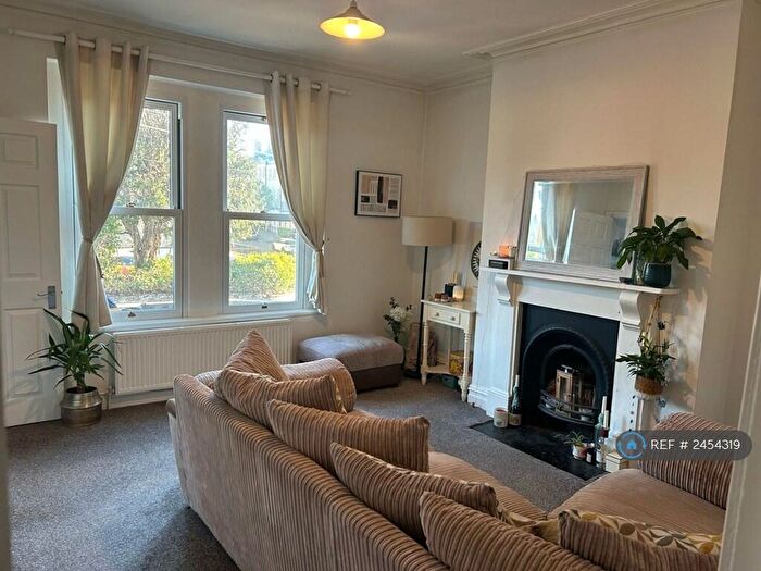2 Bedroom Flat To Rent In Newbridge Road, Bath, BA1