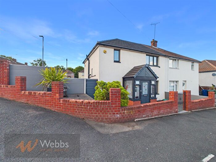 3 Bedroom Semi-Detached House For Sale In Hardie Avenue, Rugeley, WS15