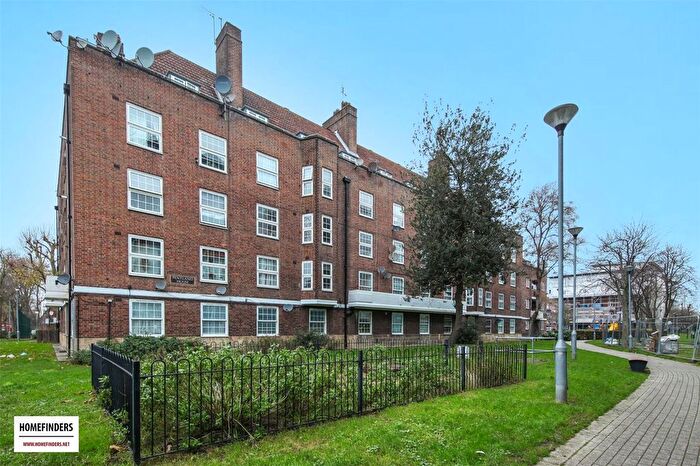 3 Bedroom Flat To Rent In Pentland House, Stamford Hill, N16