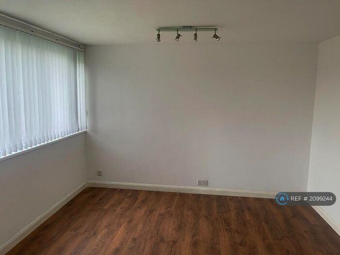 2 Bedroom Flat To Rent In Greendale Road, Coventry, CV5
