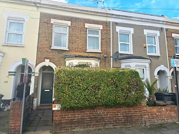 1 Bedroom Flat For Sale In Cunningham Road, London, N15