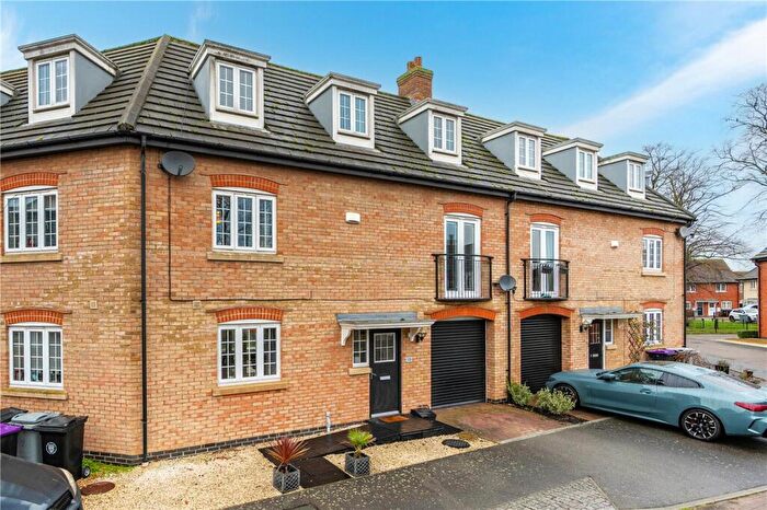 4 Bedroom Town House For Sale In Holloway Avenue, Bourne, Lincolnshire, PE10