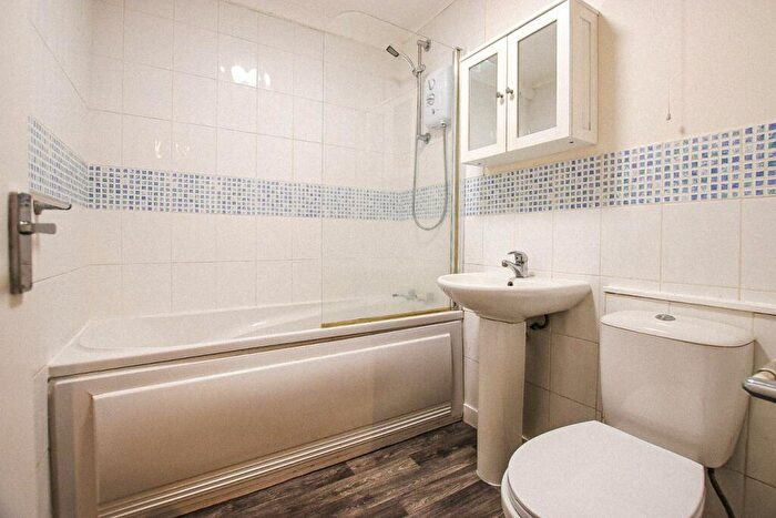 2 Bedroom Flat To Rent In Banfor Court, Clarendon Road, Wallington, SM6