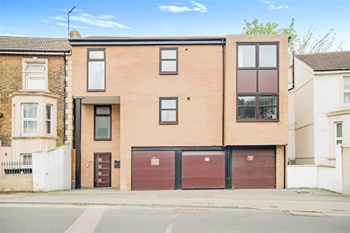 1 Bedroom Flat To Rent In New House, Milton Road, Gravesend, Kent, DA12