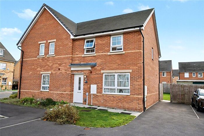 3 Bedroom Semi Detached House For Sale In Carson Grove, Morley, Leeds, West Yorkshire, LS27