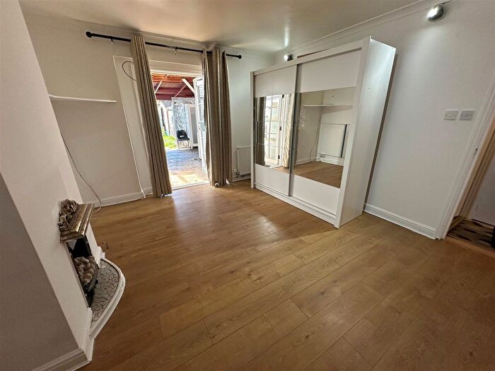 3 Bedroom Terraced House To Rent In Blundell Road, Edgware, HA8