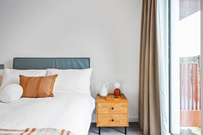 1 Bedroom Apartment To Rent In The Lansdowne, Hagley Road, Birmingham, B16