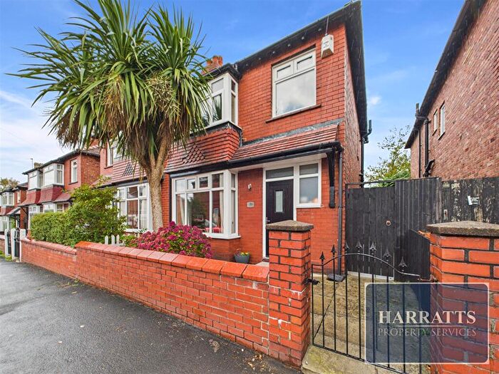 3 Bedroom Semi-Detached House For Sale In Webb Lane, Stockport, SK1