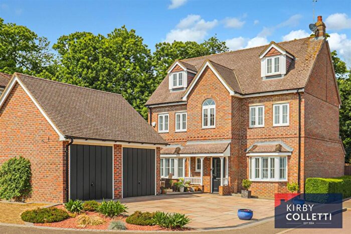 5 Bedroom Detached House For Sale In Priest Osiers, Broxbourne, EN10
