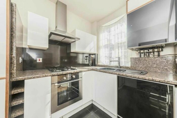 1 Bedroom Flat To Rent In Streatham Green, Streatham High Road, London, SW16