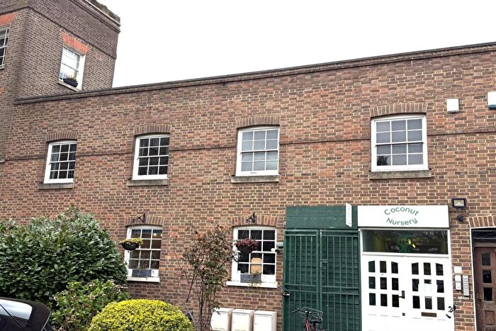 4 Bedroom Apartment To Rent In , N16