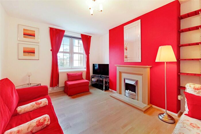 2 Bedroom Apartment To Rent In Percival Street, London, EC1V