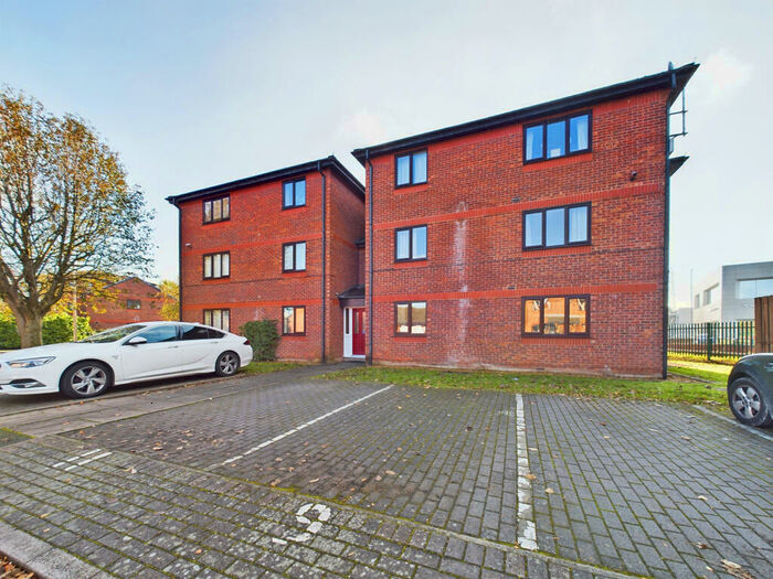2 Bedroom Flat To Rent In Wetherby Close, Chester, CH1
