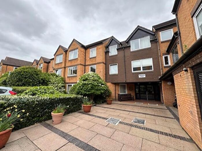 1 Bedroom Apartment For Sale In Homebush House, Kings Head Hill, E4