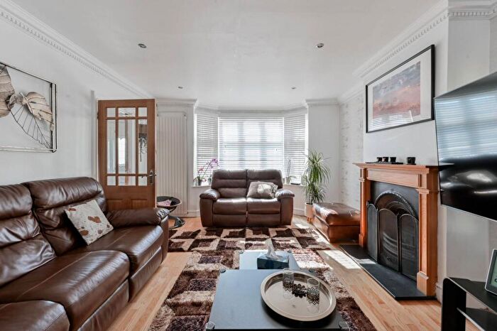 4 Bedroom Semi-Detached House To Rent In Harcourt Avenue, , Edgware, HA8