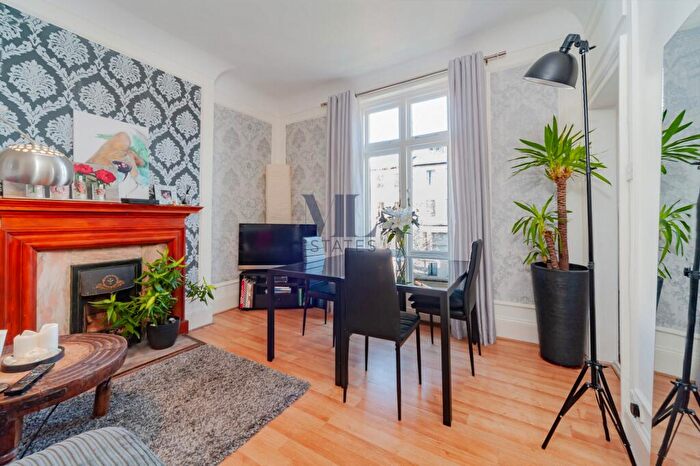 1 Bedroom Flat To Rent In Priory Terrace, South Hampstead, NW6