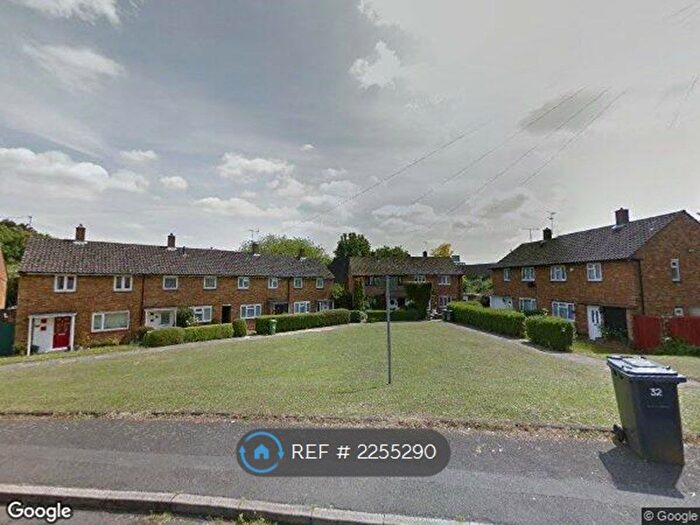 2 Bedroom Semi-Detached House To Rent In Bank Close, Luton, LU4