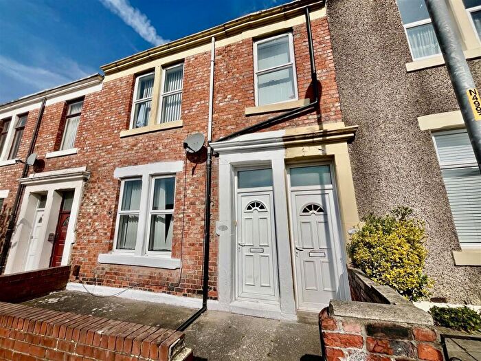 2 Bedroom Flat To Rent In Overhill Terrace, Gateshead, NE8