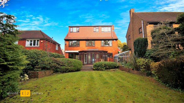 5 Bedroom Detached House To Rent In Ardmore Lane, Buckhurst Hill, IG9