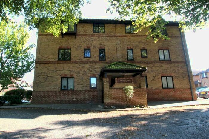2 Bedroom Apartment To Rent In St Swithins Court, Polehampton Close, Twyford, Berkshire, RG10