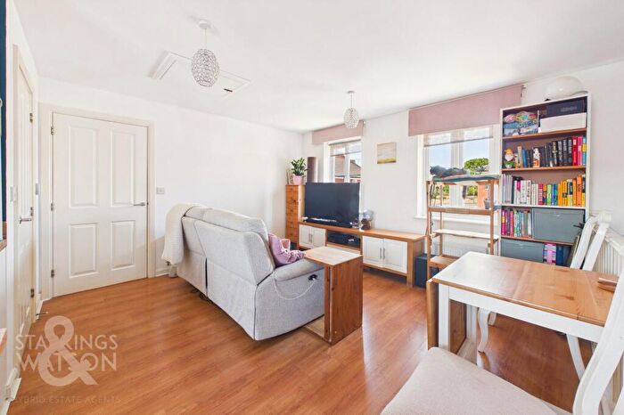 2 Bedroom Flat For Sale In Bahram Road, Queens Hills, Norwich, NR8