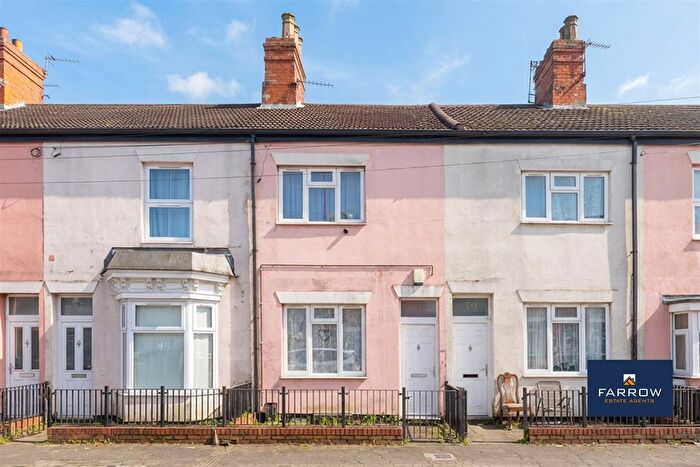 2 Bedroom Terraced House For Sale In Guildford Street, Grimsby, DN32