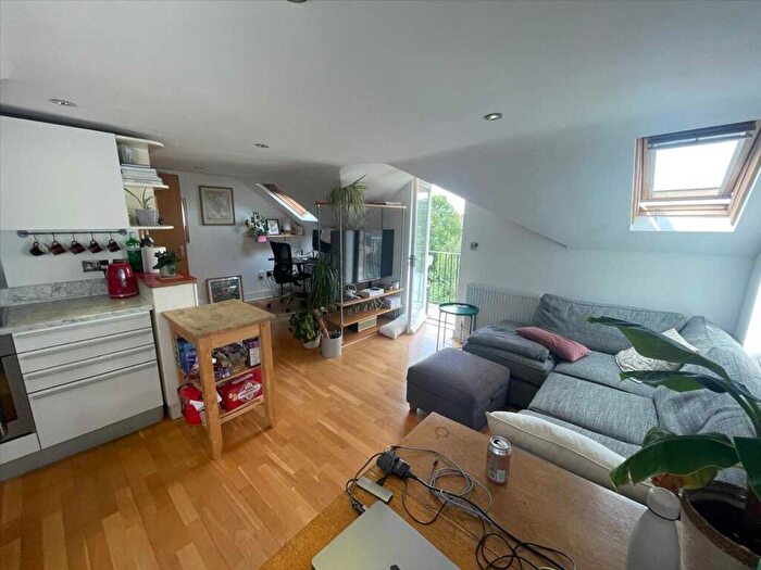 1 Bedroom Flat To Rent In Leigh Road, London, N5