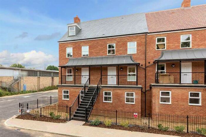 4 Bedroom Terraced House To Rent In Sharose Court, Hicks Road Markyate, St Albans, AL3