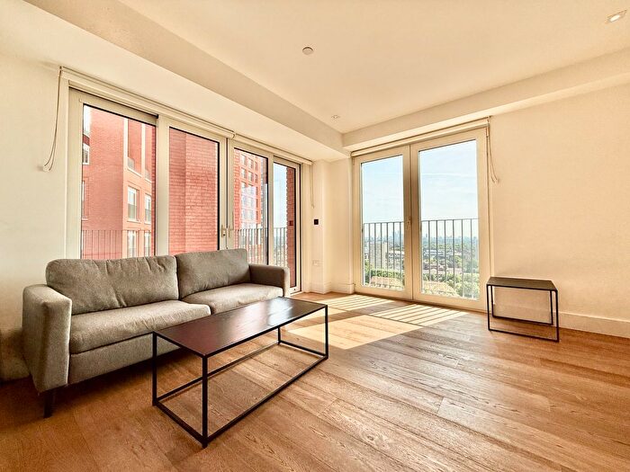 2 Bedroom Flat To Rent In Exchange Gardens, London, SW8