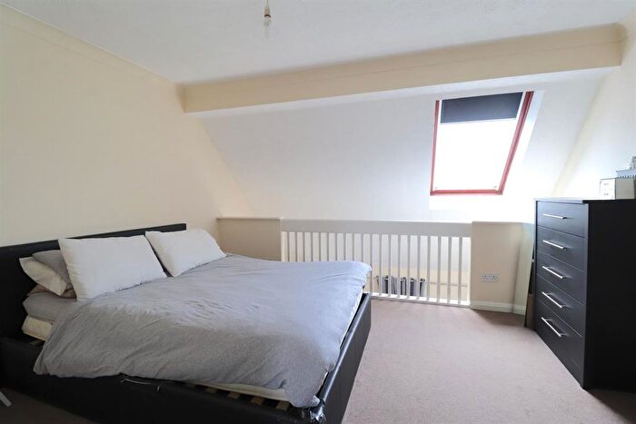 2 Bedroom Flat To Rent In Hazel Court, Goldsmith Avenue, Southseau, PO4