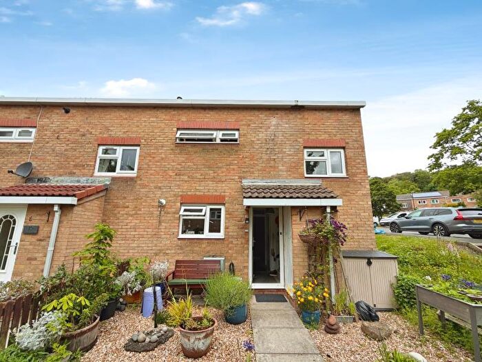 2 Bedroom End Of Terrace House To Rent In Cranberry Walk - Combe Dingle, BS9