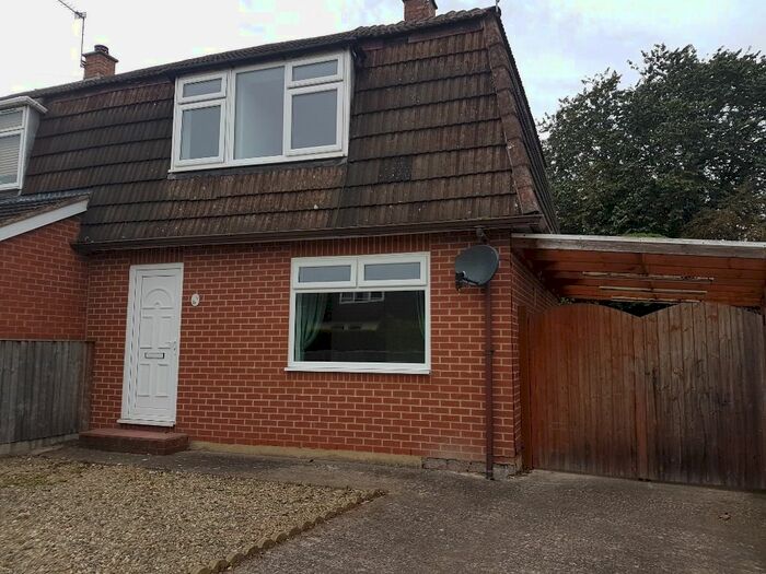 3 Bedroom Semi-Detached House To Rent In Escley Drive, Hereford HR2