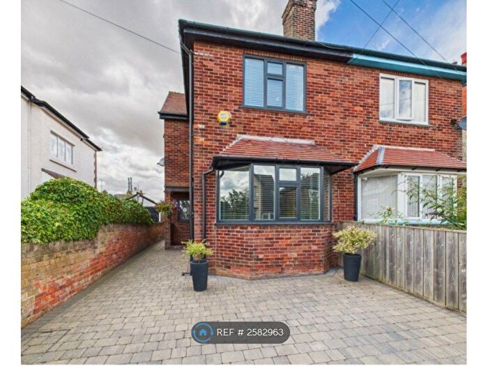 3 Bedroom Semi-Detached House To Rent In St James Road, Bridlington, YO15