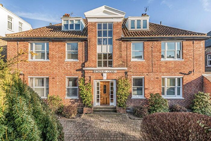 1 Bedroom Flat To Rent In St. Leonards Road, Ealing, W13