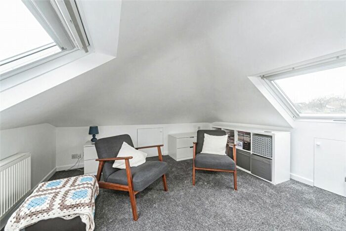 3 Bedroom Bungalow For Sale In Sheppard Road, Basingstoke, Hampshire, RG21