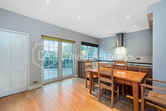 3 Bedroom Terraced House To Rent In Barrenger Road, Muswell Hill, London, N10