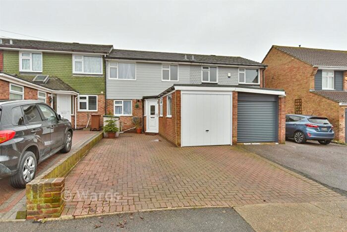 3 Bedroom Terraced House For Sale In Courtfield Avenue, Lordswood, Chatham, Kent, ME5