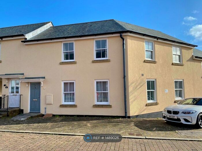 2 Bedroom Flat To Rent In Staddiscombe, Plymouth, PL9