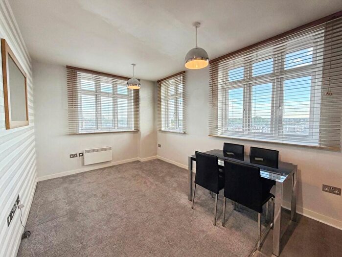 1 Bedroom Flat For Sale In Station Road, Aldershot, Hampshire, GU11