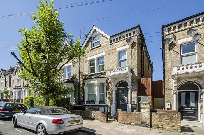 4 Bedroom Maisonette To Rent In Dents Road London, SW11