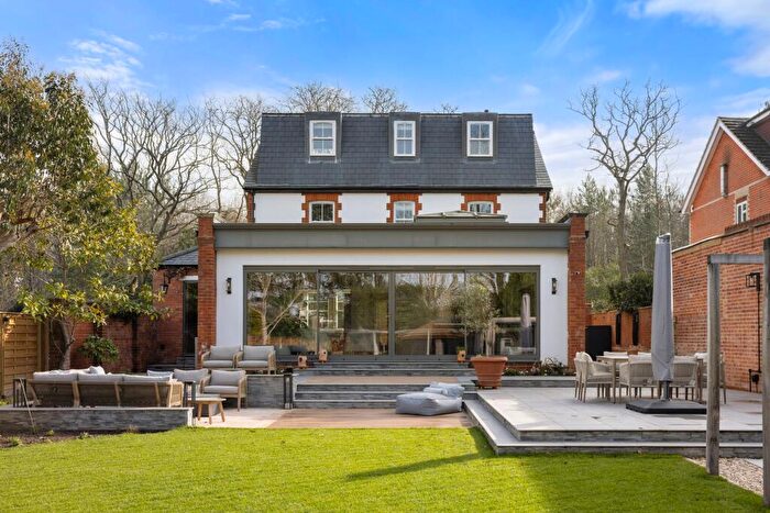 5 Bedroom Detached House For Sale In Old Wokingham Road, Crowthorne, RG45