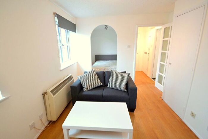 Studio To Rent In John Williams Close, London, SE14