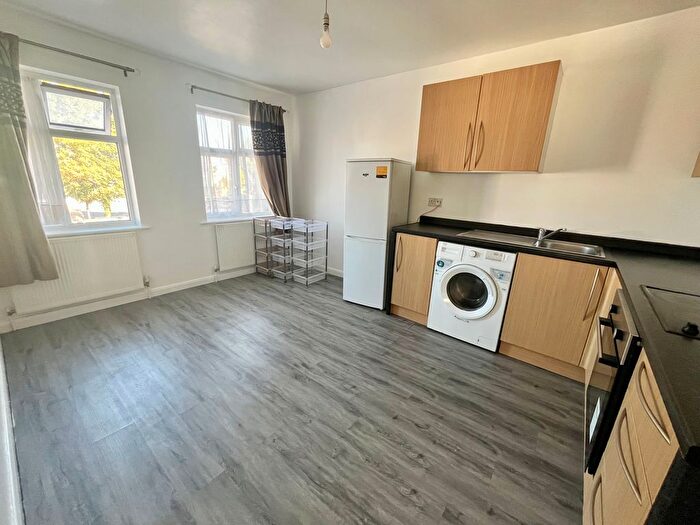 2 Bedroom Flat To Rent In Staines Road, Bedfont, TW14