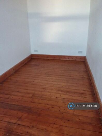 3 Bedroom Flat To Rent In Westbourne, Gateshead, NE8