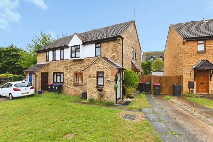 1 Bedroom Maisonette For Sale In Woodcotes, Shoeburyness, Southend-on-Sea, Essex, SS3