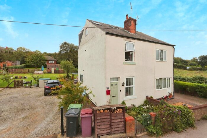 3 Bedroom Semi-Detached House For Sale In Low Common, Renishaw, Sheffield, S21